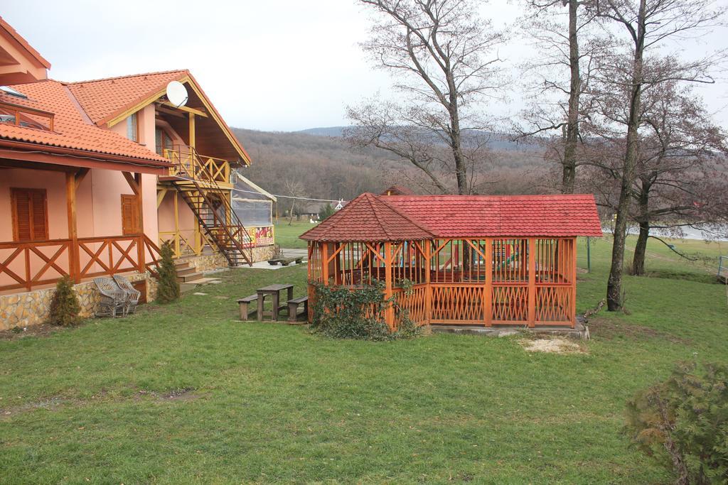 Apartmany Vinné Exterior photo