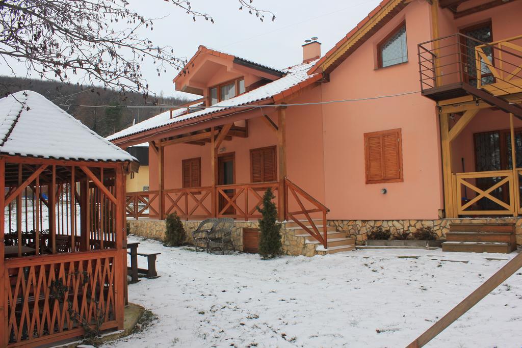 Apartmany Vinné Exterior photo